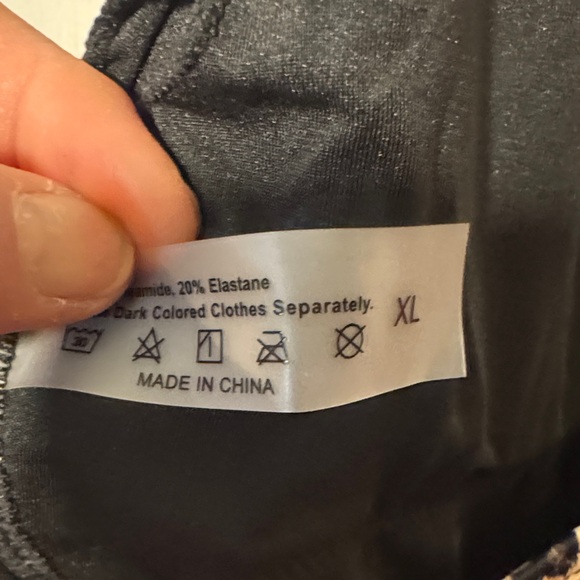 Leopard Print Ruffle Bodysuit - Picture 4 of 4